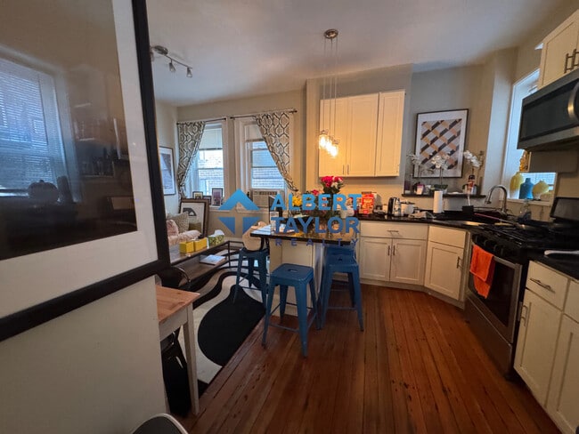 20A Moon St, Unit 2