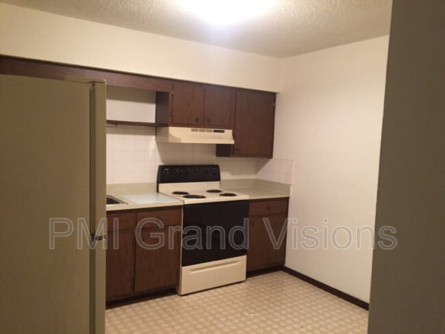 333 Southland Dr in Warrensburg, IL - Building Photo - Building Photo