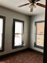 416 N Line St in Mineola, TX - Foto de edificio - Building Photo