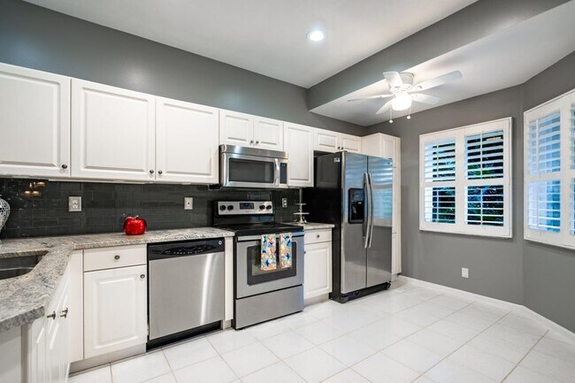 5661 NW 125th Ave in Coral Springs, FL - Building Photo - Building Photo
