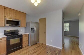 13073 Crimson clover ln in Eden Prairie, MN - Foto de edificio - Building Photo