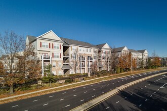 Stonegate At Faircrest in Centreville, VA - Building Photo - Building Photo