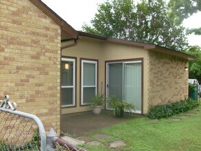401 Pogue St in Cedar Hill, TX - Building Photo - Building Photo