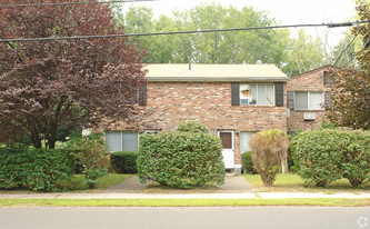 Blakeslee Street Townhomes in Bristol, CT - Foto de edificio - Building Photo