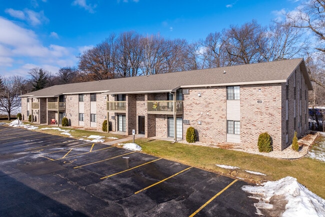 Mission Hill Limited Partnership in Green Bay, WI - Building Photo - Building Photo