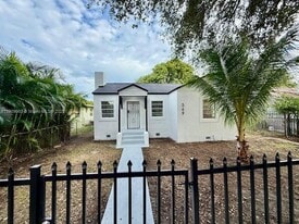 569 NW 42nd St in Miami, FL - Building Photo