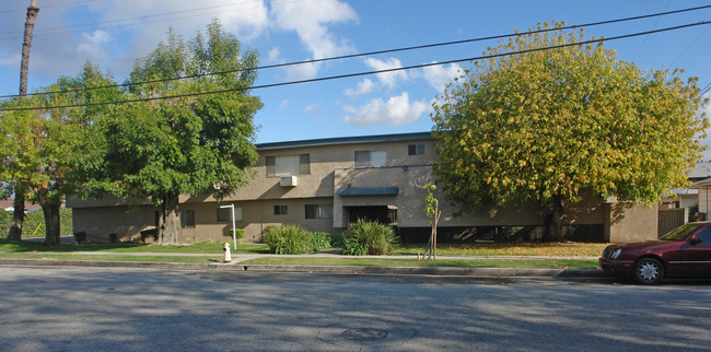 Ambassador Apartments in Covina, CA - Foto de edificio - Building Photo