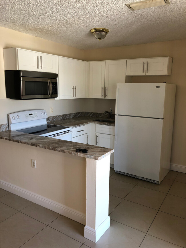 422 Lakeside Dr-Unit -#237 in Margate, FL - Foto de edificio - Building Photo