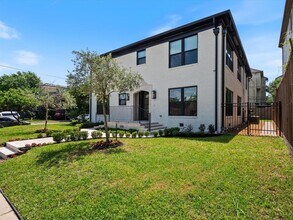 1601 Bonnie Brae St in Houston, TX - Building Photo - Building Photo