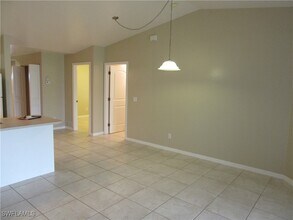 271 SW 4th St in Cape Coral, FL - Foto de edificio - Building Photo