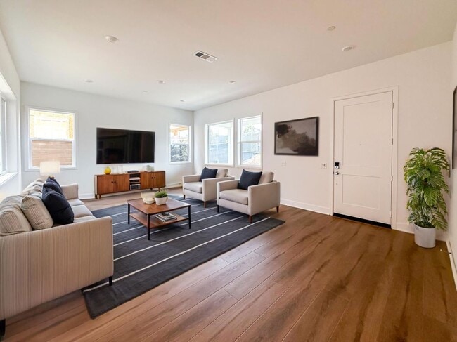 150 Billings in Irvine, CA - Building Photo - Building Photo