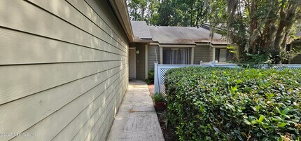 7610 Baymeadows Cir W in Jacksonville, FL - Building Photo - Building Photo