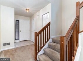 471 Stonehedge Ln in Mechanicsburg, PA - Building Photo