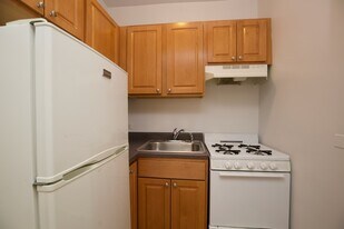 1732 N Humboldt Blvd, Unit A08W in Chicago, IL - Building Photo