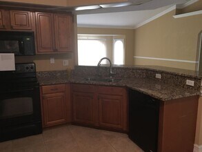 18241 Edgewater Dr in Port Charlotte, FL - Foto de edificio - Building Photo