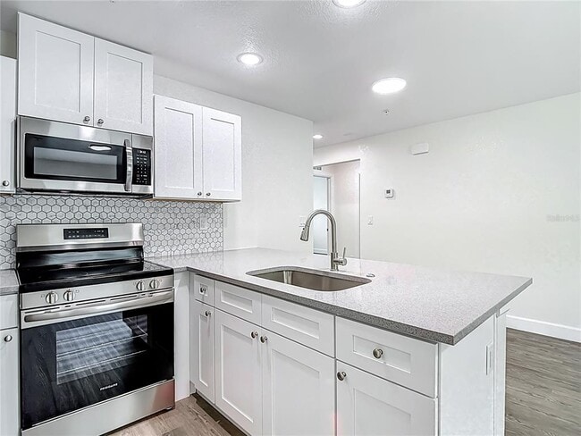 property at 326 S Grosse Ave