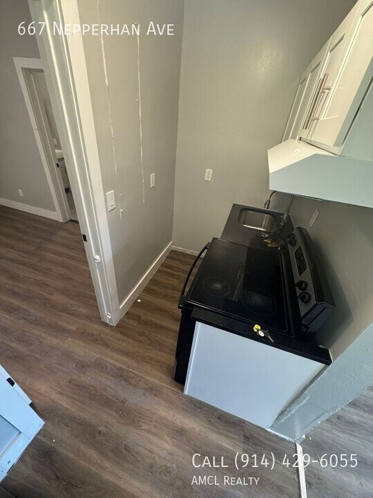 667 Nepperhan Ave in Yonkers, NY - Building Photo