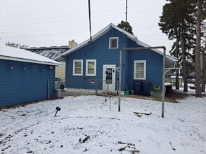 1015 Mineral Point Ave in Janesville, WI - Building Photo - Building Photo