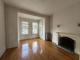 41 Laurel St, Unit 1 in Somerville, MA - Building Photo