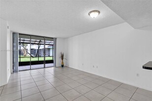 8255 SW 152nd Ave in Miami, FL - Building Photo