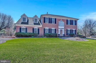 14 Penrose Ln in West Windsor Township, NJ - Foto de edificio - Building Photo