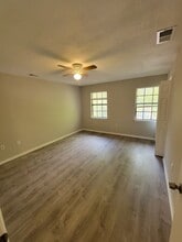2220 E Victory Dr in Savannah, GA - Building Photo - Building Photo
