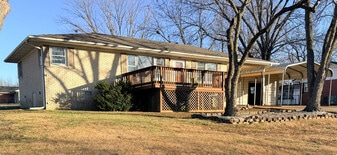 426 Evergreen St in Greenfield, TN - Building Photo