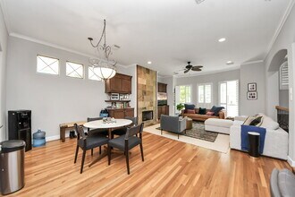 584 Bomar St in Houston, TX - Building Photo - Building Photo