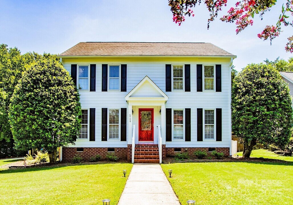 5724 Ivygate Ln in Charlotte, NC - Building Photo