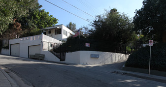 1724-1726 Lucretia Ave Apartamentos