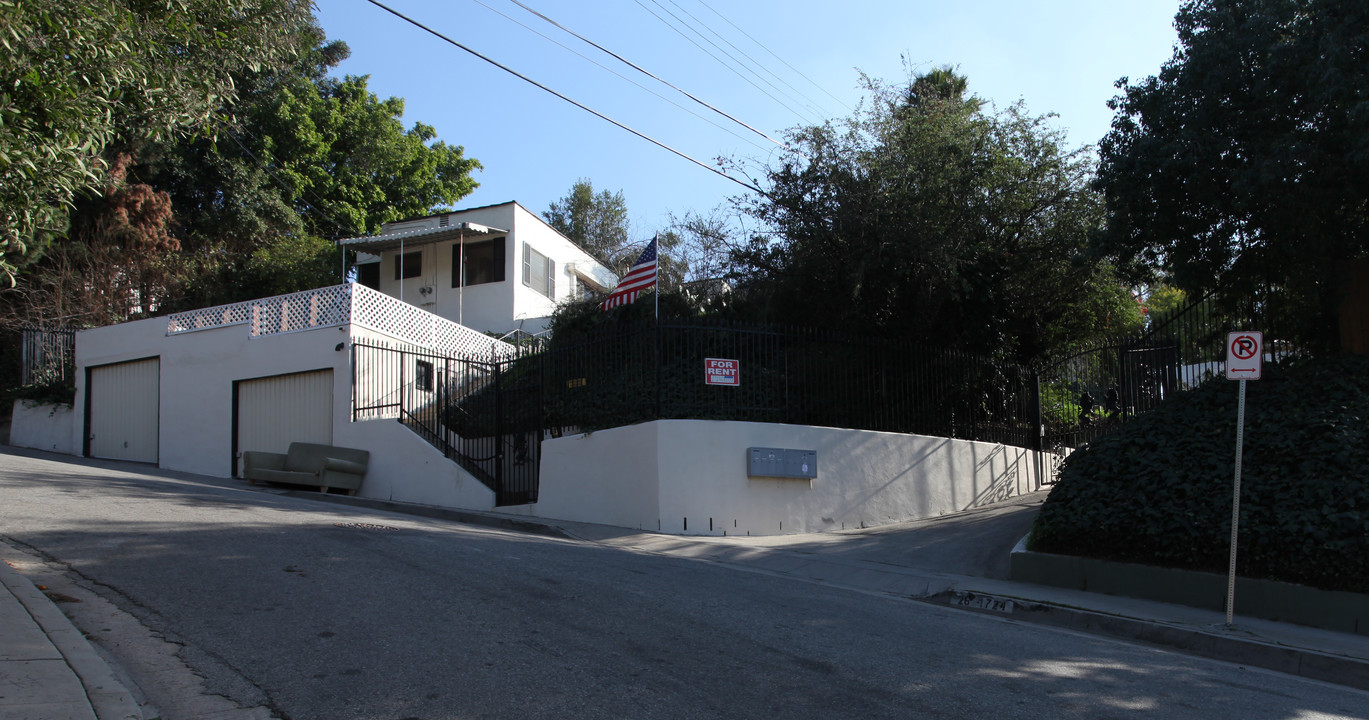 1724-1726 Lucretia Ave in Los Angeles, CA - Foto de edificio