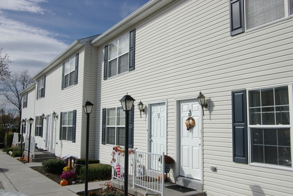 Front Street in Mcsherrystown, PA - Building Photo