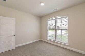 213 Navajo Trail in Alvarado, TX - Building Photo - Building Photo