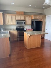 818 Overcup St in Medford, OR - Building Photo - Building Photo