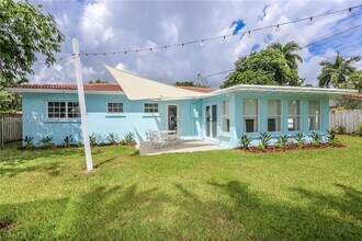 8035 SW 63rd Pl in South Miami, FL - Building Photo - Building Photo