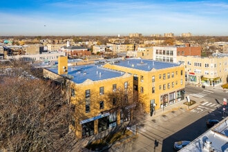 2635-2639 W Devon Ave in Chicago, IL - Building Photo - Building Photo
