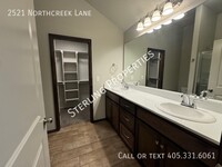 2521 Northcreek Ln in Oklahoma City, OK - Building Photo - Building Photo