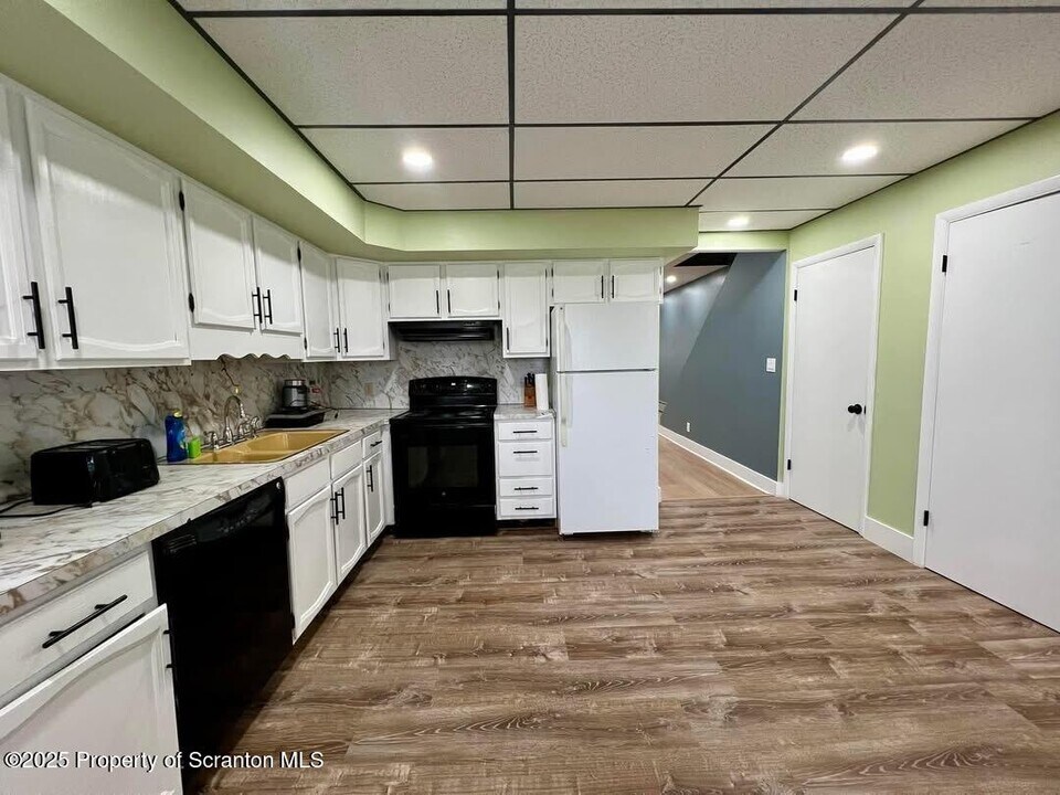 12 S Irving Ave in Scranton, PA - Building Photo