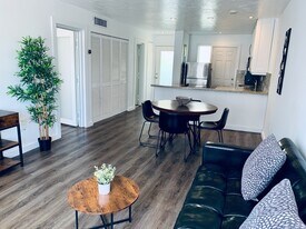 528 Meridian Ave, Unit 402 in Miami Beach, FL - Building Photo