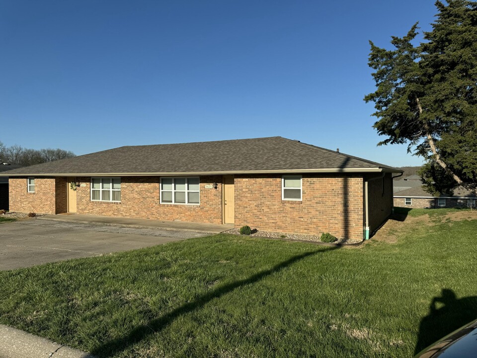 5625 Hillside Dr in Columbia, MO - Foto de edificio