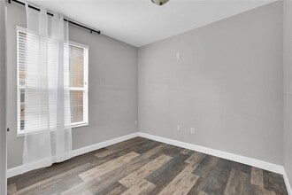 4814 Cayview Ave in Orlando, FL - Foto de edificio - Building Photo