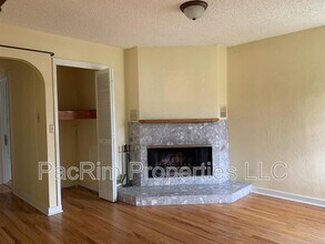 1303 H St in Anchorage, AK - Building Photo - Building Photo