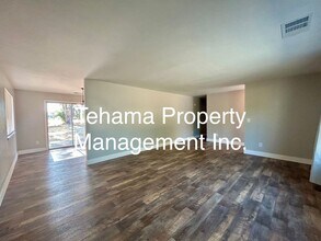 6368 Santa Clara Rd in Corning, CA - Building Photo - Building Photo