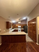 2107 Greentree Dr in Huntsville, TX - Building Photo - Building Photo