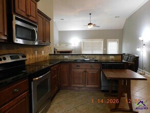 110 Downshire Way in Warner Robins, GA - Building Photo - Building Photo