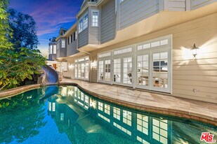 515 S Westgate Ave in Los Angeles, CA - Building Photo