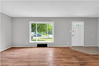 22051 Bruce Ave in Euclid, OH - Building Photo - Building Photo