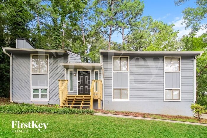 3393 Hollow Tree Dr in Decatur, GA - Building Photo
