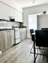471 NE 37th St in Miami, FL - Building Photo - Building Photo