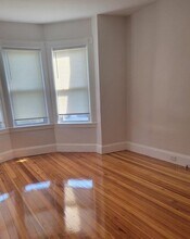27 Brooks Ave in Quincy, MA - Building Photo - Building Photo